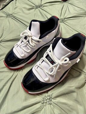 Jordan Air Jordan 11 Retro Low Concord-Bred Men’s Size 10 AV2187-160